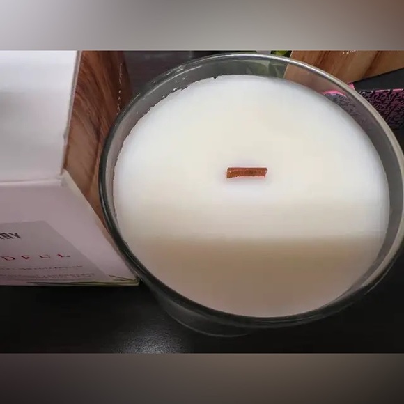 Coal + Canary 8oz Candle - Mindful - Picture 3 of 3